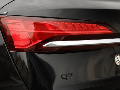 Used 2025 Audi Q7 3.0T Prestige w/ Prestige Package image 12