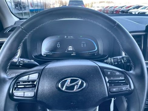 Used 2023 Hyundai Venue SEL w/ Cargo Package FWD image 11