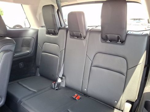 Used 2023 Nissan Pathfinder SL w/ SL Premium Package AWD/4WD image 9