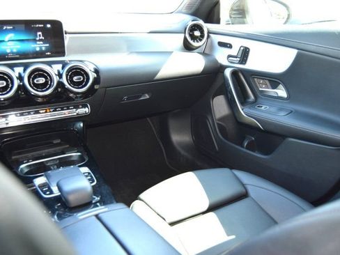 Used 2020 Mercedes-Benz CLA 250 image 29