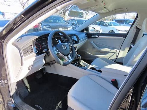 Used 2021 Volkswagen Jetta S image 2