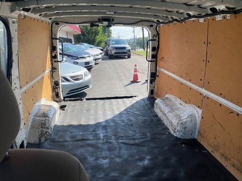 Used 2015 Nissan NV 3500 SV w/ Technology Package image 22