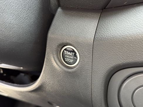 Used 2024 Nissan Frontier SV w/ Technology Package image 25