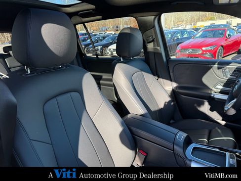 Certified 2024 Mercedes-Benz GLB 250 4MATIC image 31