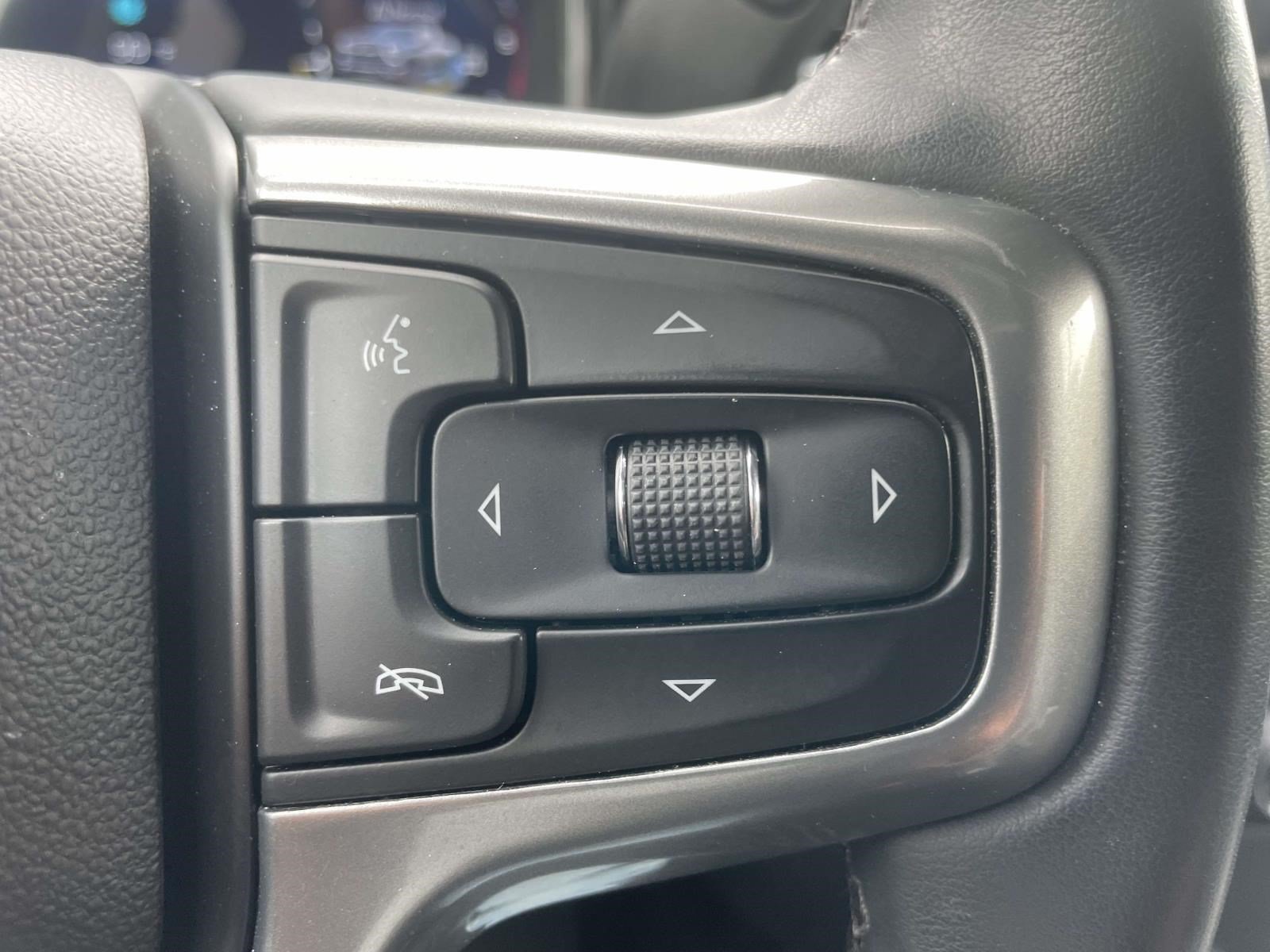 Used 2024 Chevrolet Silverado 2500 LTZ AWD/4WD image 21