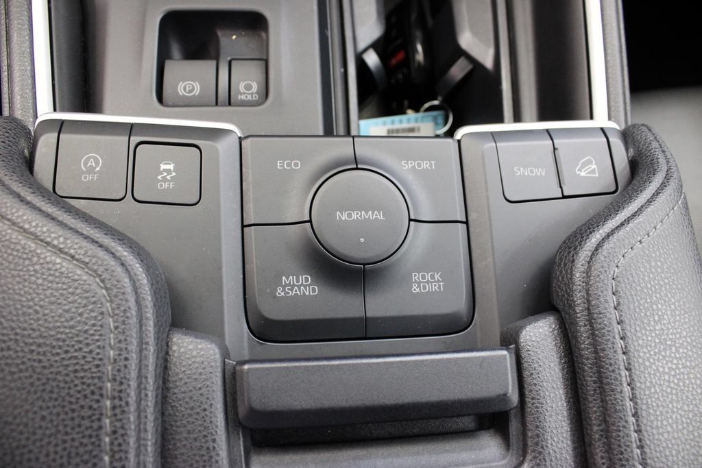 Used 2025 Toyota Grand Highlander AWD image 28