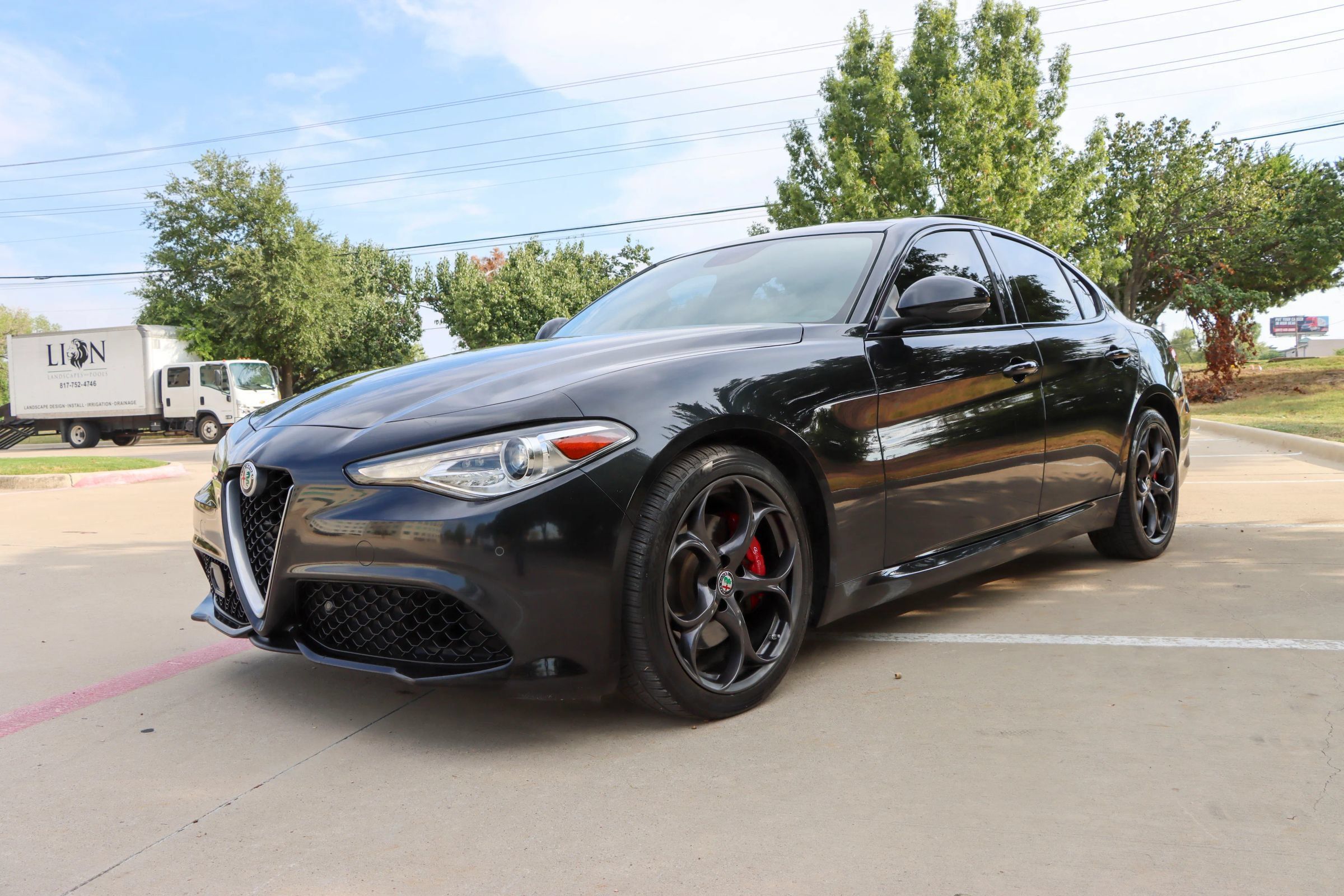 Used 2018 Alfa Romeo Giulia Ti Sport w/ Quick Order Package 22S Sport AWD/4WD image 3