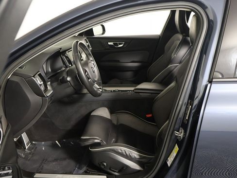 Used 2019 Volvo S60 T5 R-Design image 28