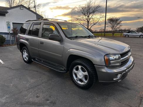Used 2008 Chevrolet TrailBlazer 2WD w/ Smoker's Package image 1