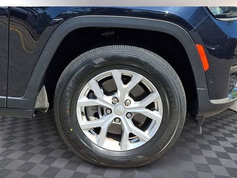 Used 2023 Jeep Grand Cherokee L Limited w/ Luxury Tech Group II AWD/4WD image 9