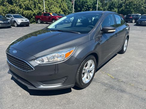 Used 2017 Ford Focus SE FWD image 7