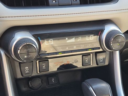 Used 2021 Toyota RAV4 XLE Premium FWD image 24