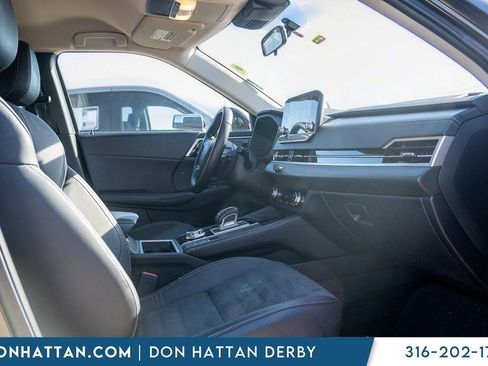 Used 2022 Mitsubishi Outlander SE image 27