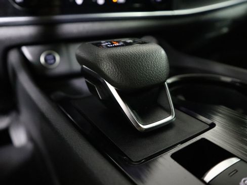 Used 2023 Nissan Rogue S image 41