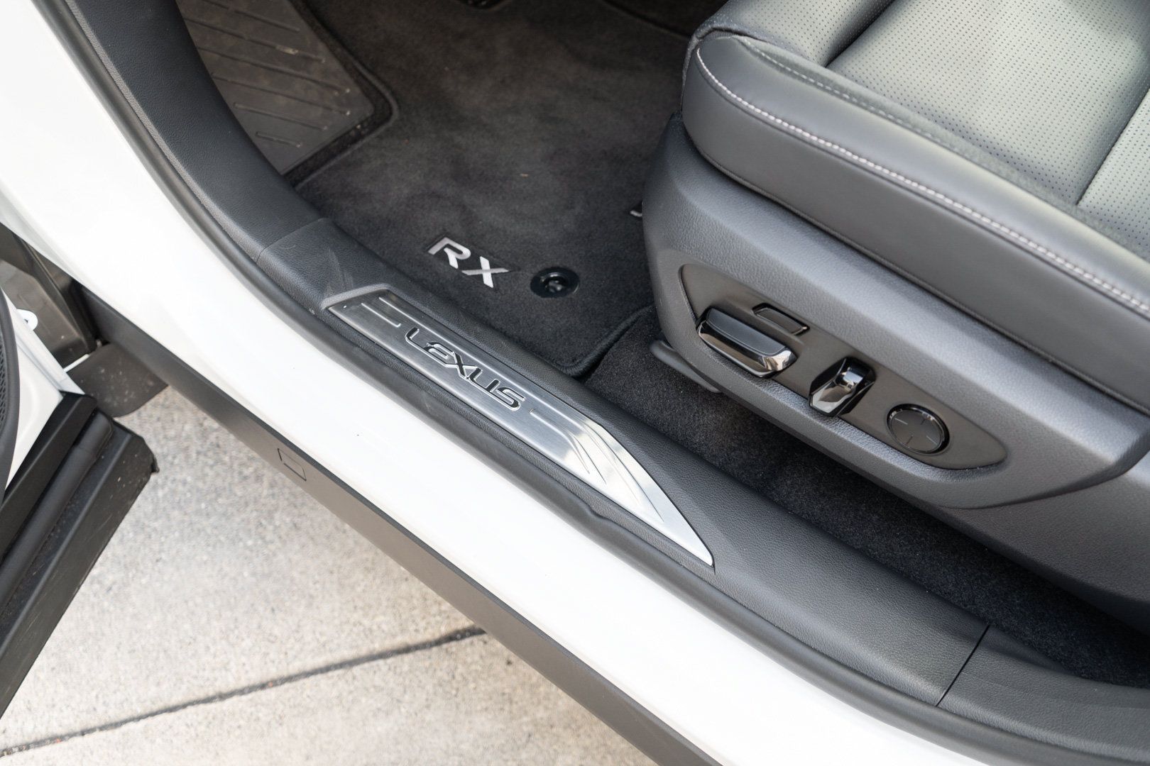 Used 2026 Lexus RX 350 AWD w/ Convenience Package image 12