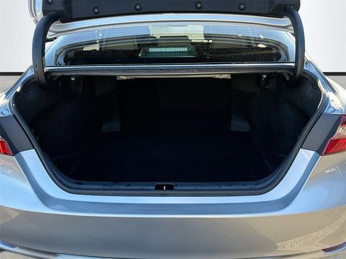 Used 2024 Toyota Camry SE image 23