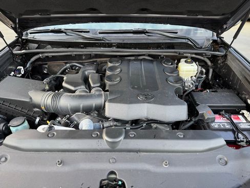 Used 2017 Toyota 4Runner SR5 Premium image 10