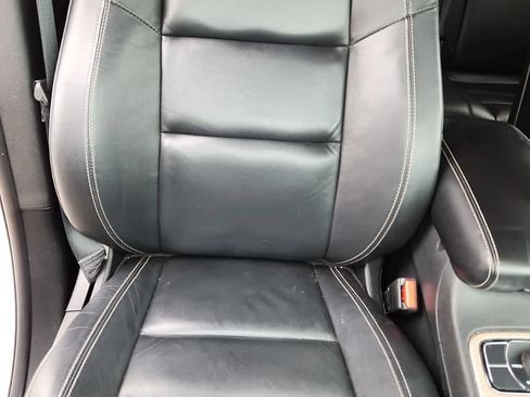 Used 2017 Jeep Grand Cherokee Limited image 18