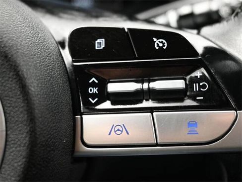 Used 2021 Hyundai Elantra SEL w/ Convenience Package image 23