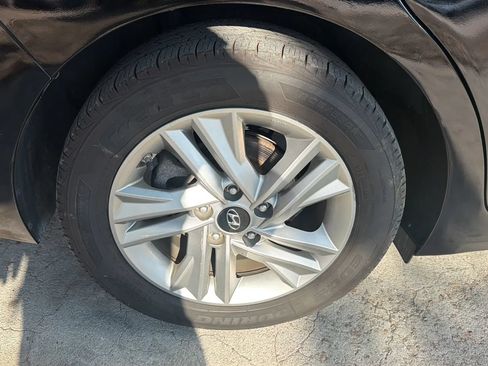 Used 2019 Hyundai Elantra Value Edition FWD image 42