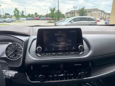 Used 2021 Nissan Rogue SL FWD image 14