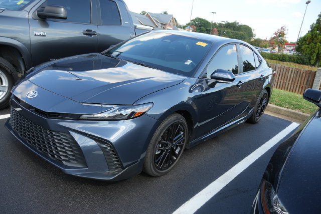 Used 2026 Toyota Camry SE w/ Convenience Package FWD image 9