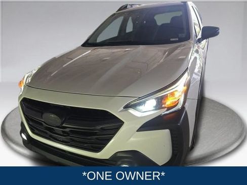 Used 2025 Subaru Outback Onyx Edition XT AWD/4WD image 3