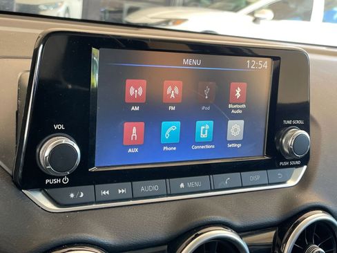 Used 2025 Nissan Sentra S image 21