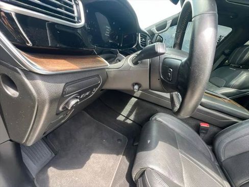 Certified 2022 Jeep Grand Wagoneer Series I AWD/4WD image 37