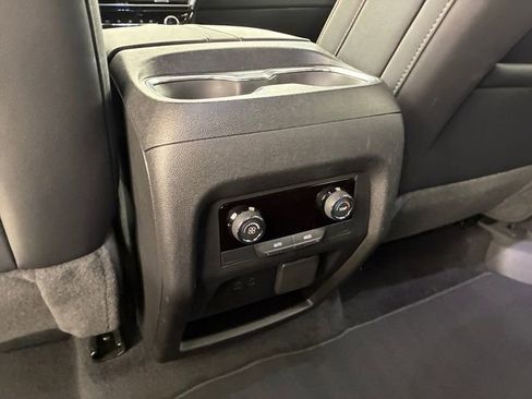 Used 2026 Chevrolet Traverse Z71 w/ Driver Confidence Package AWD/4WD image 19