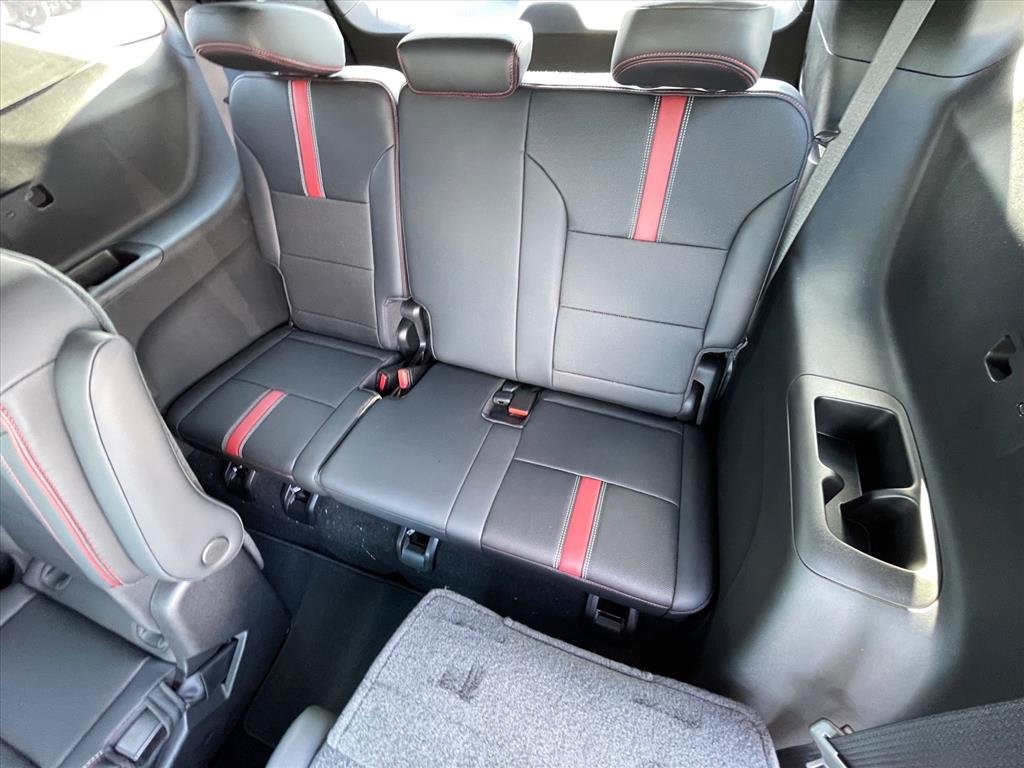 New 2027 Chevrolet Traverse RS FWD image 26
