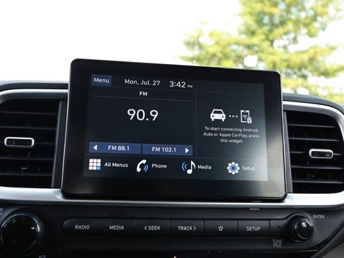 Used 2025 Hyundai Venue SEL FWD image 16