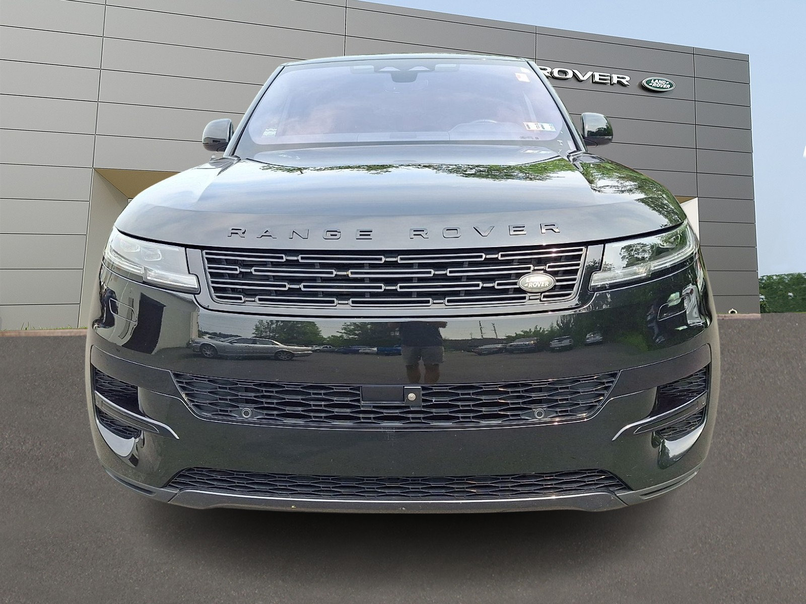Used 2023 Land Rover Range Rover Sport SE AWD/4WD image 7