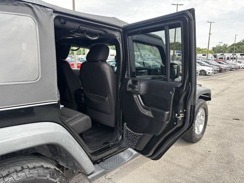 Used 2014 Jeep Wrangler Unlimited Sport w/ Quick Order Package 24S AWD/4WD image 11