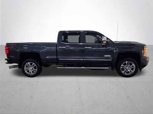 Used 2018 Chevrolet Silverado 2500 High Country w/ Duramax Plus Package AWD/4WD image 9