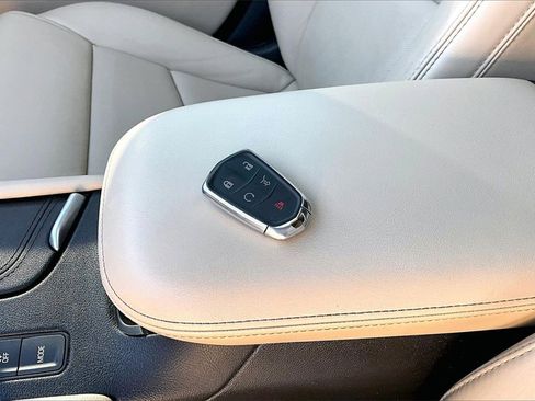 Used 2018 Cadillac XT5 Premium Luxury w/ Driver Assist Package image 10