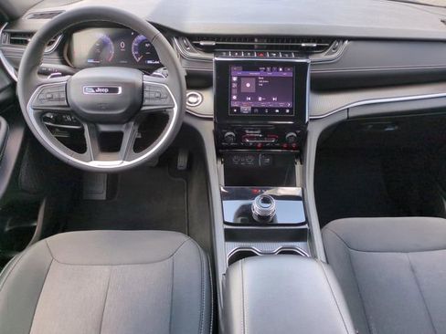 Used 2024 Jeep Grand Cherokee L Laredo RWD image 11