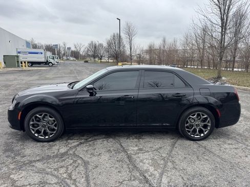 Used 2017 Chrysler 300 S w/ 300S Premium Group image 6