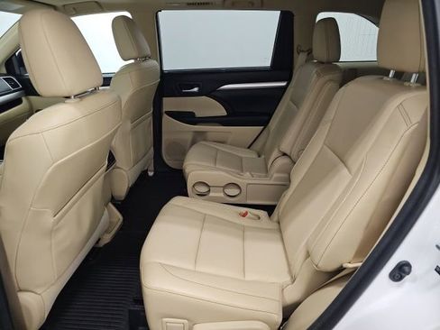 Used 2014 Toyota Highlander XLE image 31