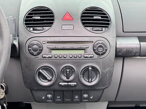 Used 2005 Volkswagen Beetle GLS image 14