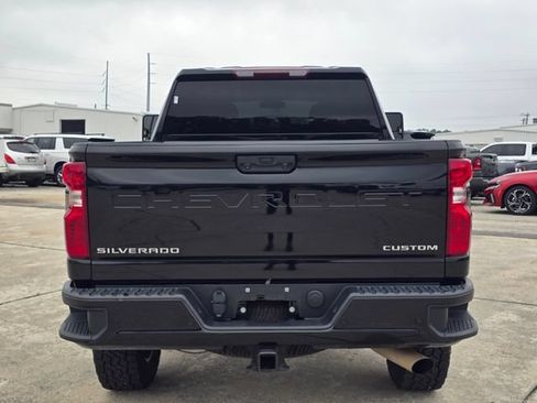 Used 2024 Chevrolet Silverado 2500 Custom w/ Custom Value Package AWD/4WD image 4