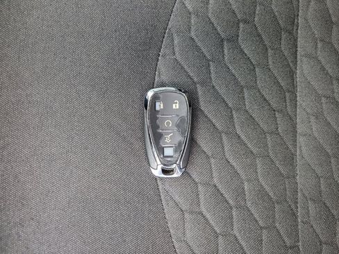 Used 2018 Chevrolet Equinox LT FWD image 32