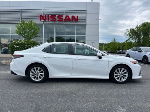 Used 2022 Toyota Camry LE w/ Carpet Mat Package (TMS) FWD image 29