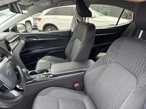 Used 2025 Toyota Camry LE w/ Convenience Package FWD image 5