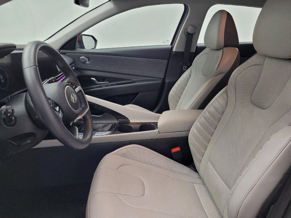 Used 2025 Hyundai Elantra Limited FWD image 17