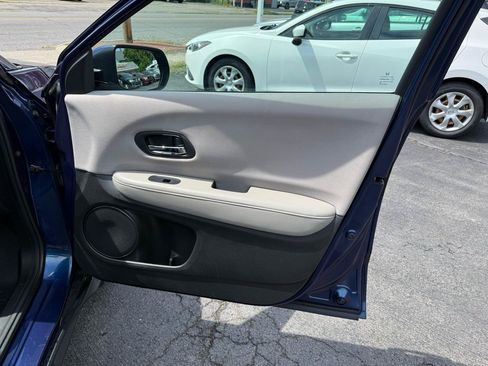 Used 2016 Honda HR-V LX image 31