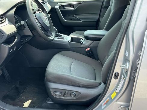 Used 2022 Toyota RAV4 XLE FWD image 13