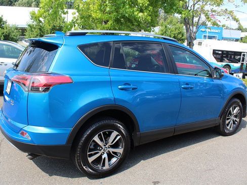 Used 2018 Toyota RAV4 XLE w/ Plus Extra Value Package AWD/4WD image 5
