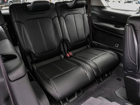 Used 2023 Jeep Grand Cherokee L Limited image 50