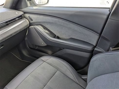 Certified 2025 Ford Mustang Mach-E GT image 17